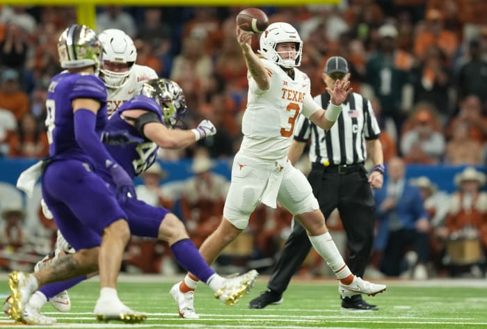 Dec 29, 2022; San Antonio, Texas, USA; Texas Longhorns quarterback Quinn Ewers (3) passes during the first half against the Washington Huskies in the 2022 Alamo Bowl at the Alamodome. Mandatory Credit: Daniel Dunn-USA TODAY Sports